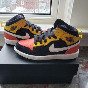 Brand New Jordan 1 mid Size 2Y